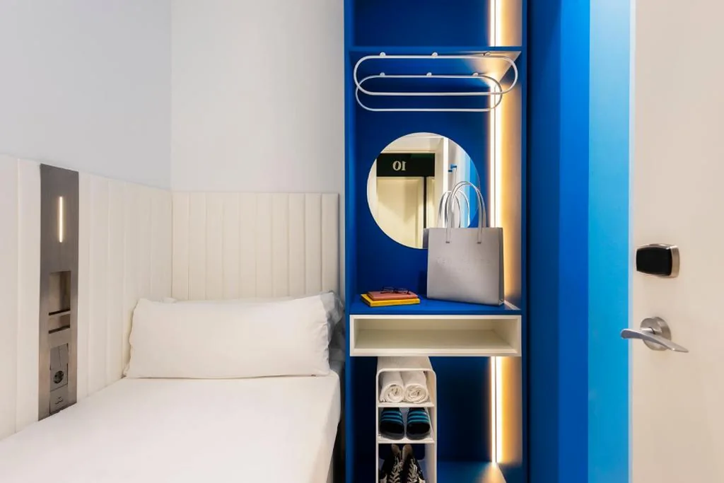 Habitación Individual Pequeña con baño compartido — Coeo Pod Hostel Beatas