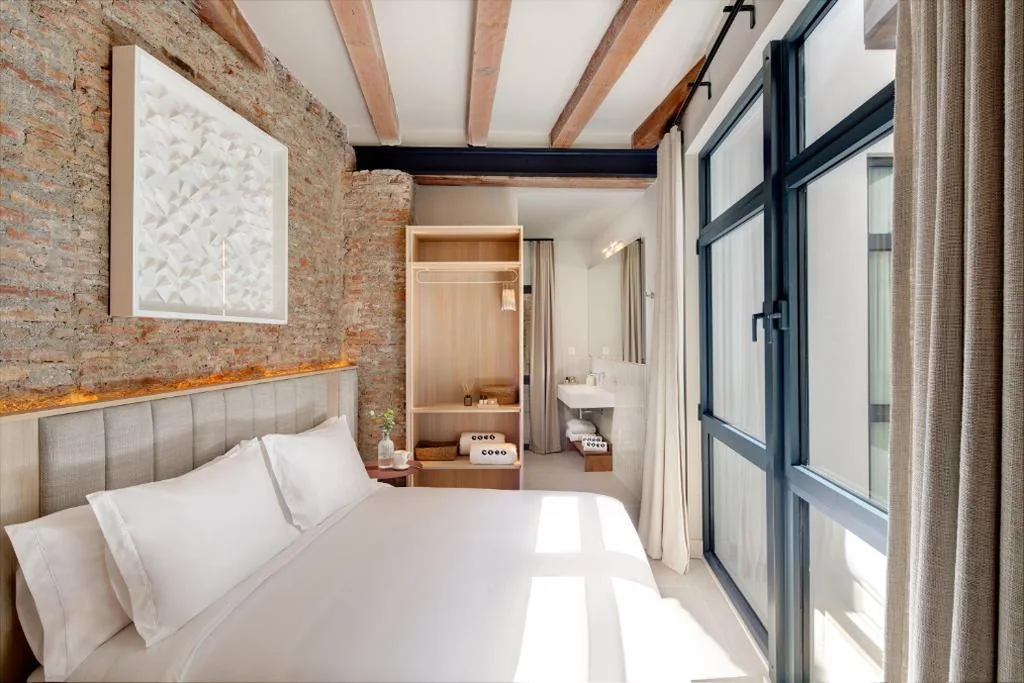 Superior Studio with Interior Views — Coeo Santa Maria Cathedral Signature Apartments