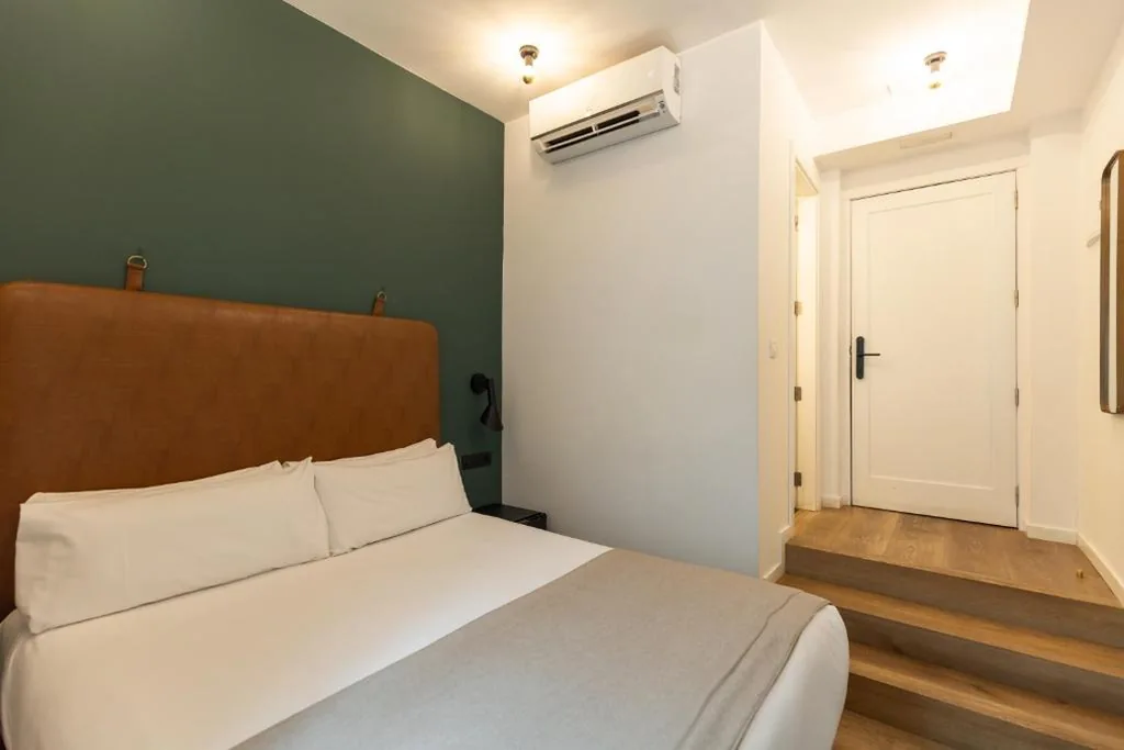 Small Double Room — Colectia Stays Atocha