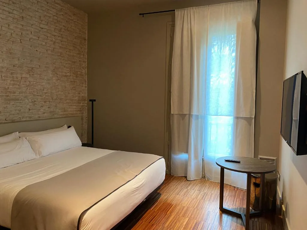 Habitación Doble con balcón — Colectia Stays Pau Claris