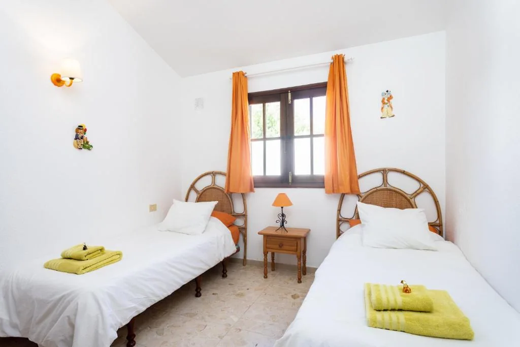 COLINA GOLF excellent holiday home with heated pool