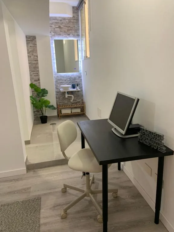 Habitación Doble con baño privado — CoLiving El Toro