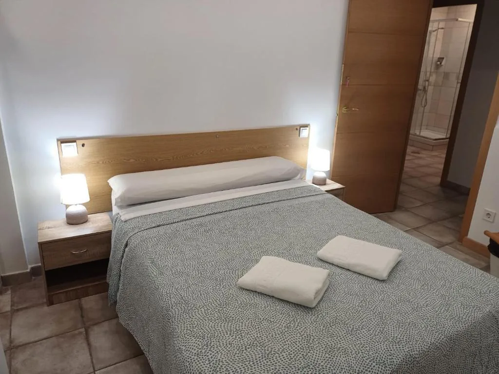 Habitación Doble con baño compartido — Coliving Noviciado