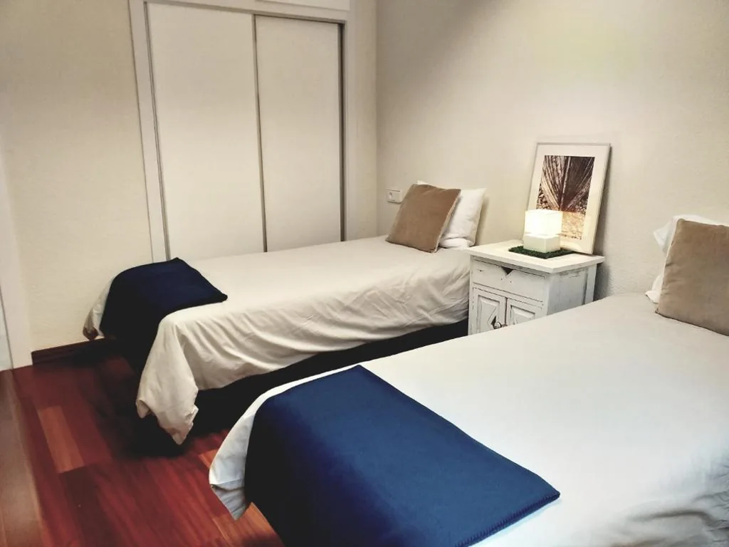 Camera doppia con bagno - 2 letti — COLLECTION CITY - Bed & Breakfast, Alicante Center I Cocina & Amplia Terraza