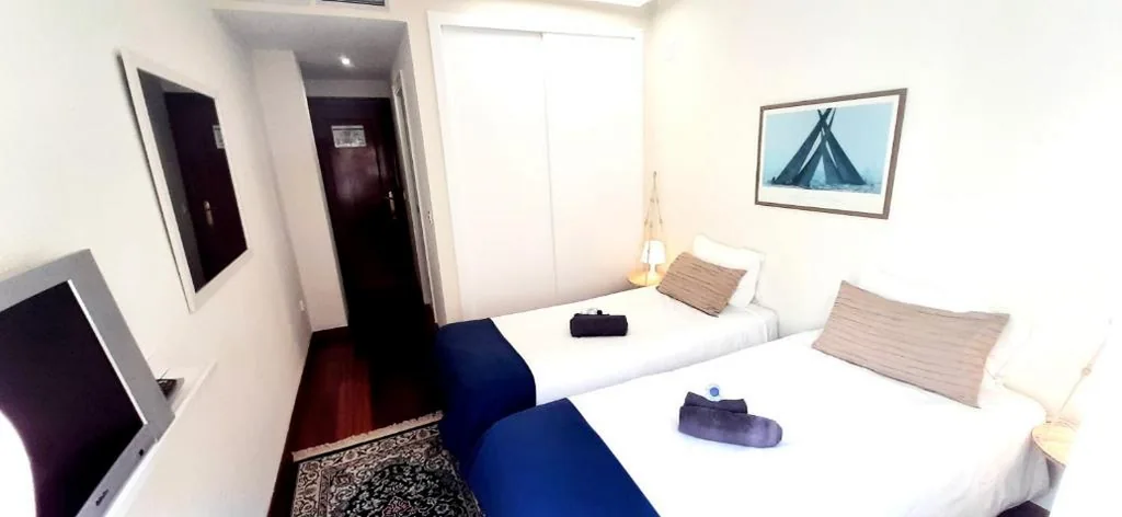 Camera doppia con bagno - 2 letti — COLLECTION CITY - Bed & Breakfast, Alicante Center I Cocina & Amplia Terraza