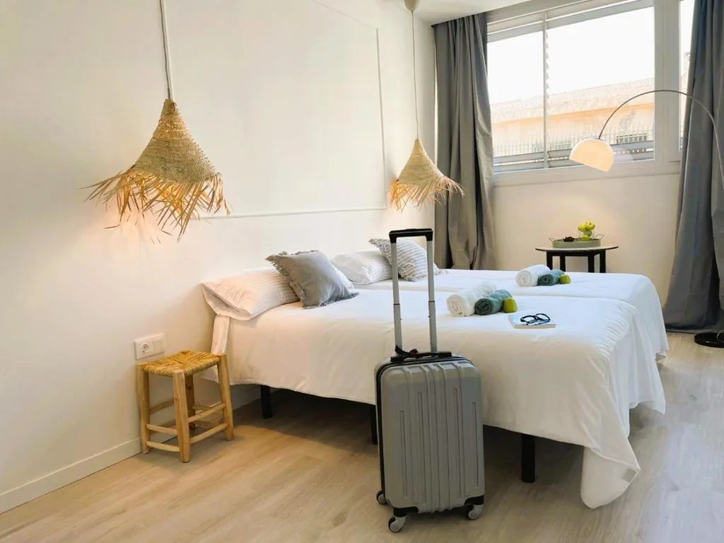 Chambre Double avec salle de bains - 2 lits — COLLECTION PORT - B&B Boutique , Alicante Center