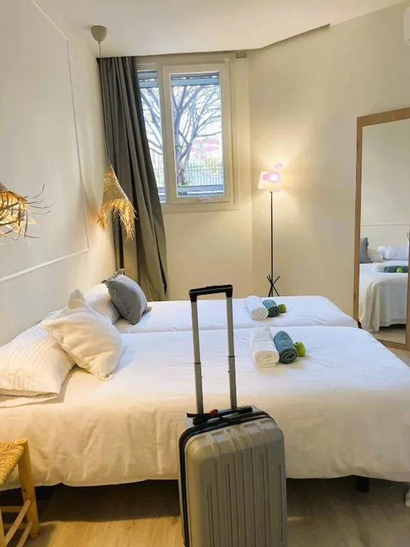 Chambre Double avec salle de bains - 2 lits — COLLECTION PORT - B&B Boutique , Alicante Center