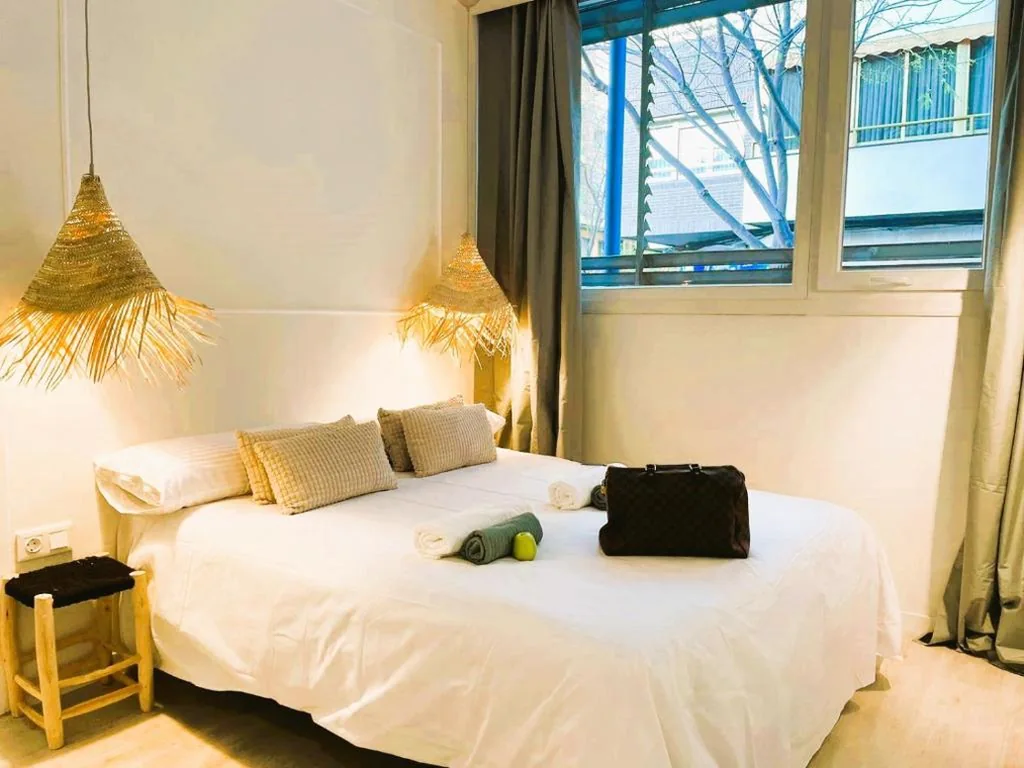 Chambre Double avec salle de bains privative — COLLECTION PORT - B&B Boutique , Alicante Center