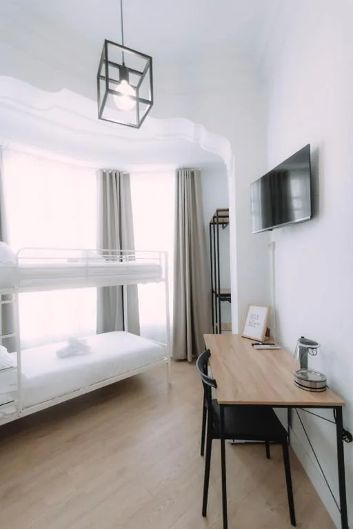 Habitación Doble Económica - 2 camas — Colón Urban Rooms
