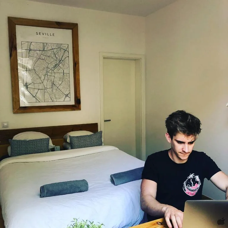 Camera doppia con bagno privato — Columbus Apartments Co-Living