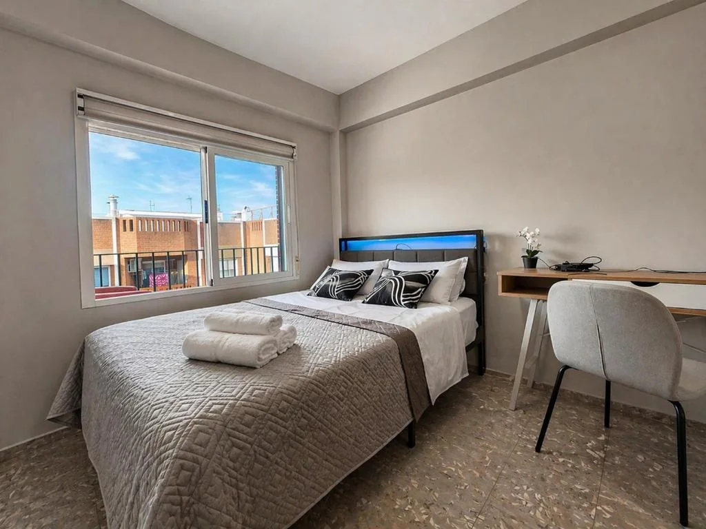 バルコニー付きダブルルーム — Comfort Rooms Castellon