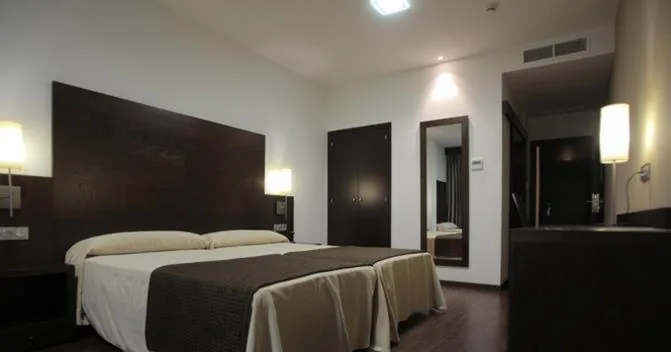 Habitación Doble - 2 camas — Complejo 24H