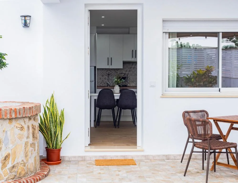 Apartamento de 2 dormitorios con vistas a la piscina — Complejo La Palapa