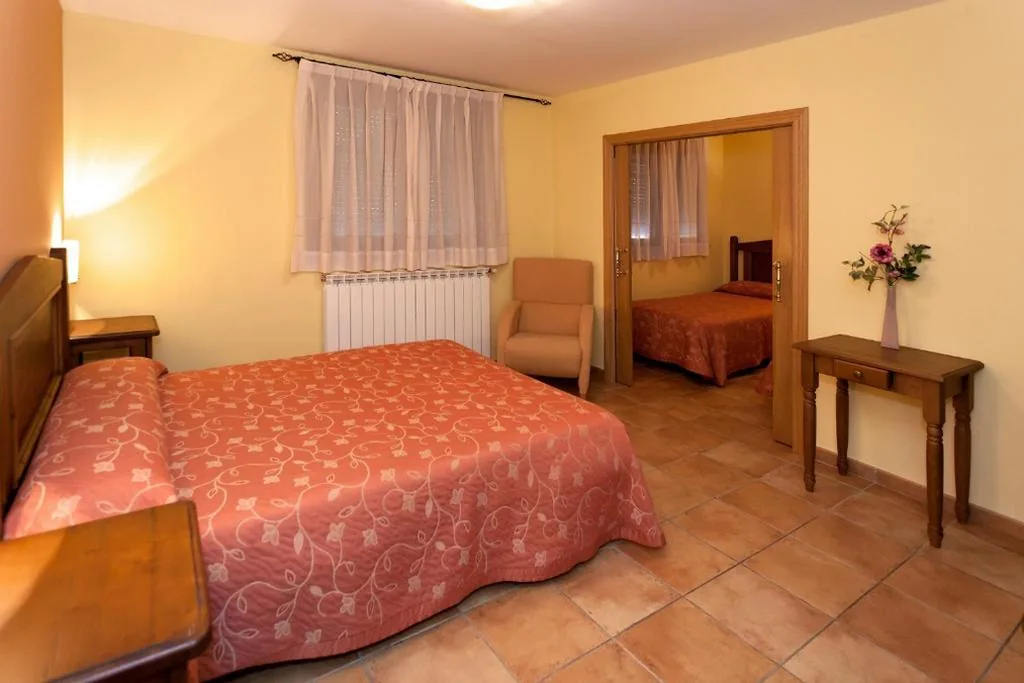 Habitación cuádruple — Complejo Turístico Bielsa Hotel y camping