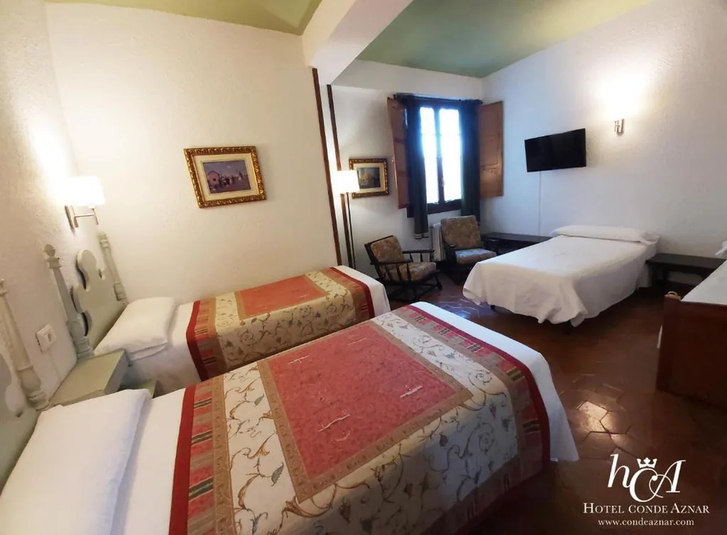 Habitación Familiar Estándar — Conde Aznar