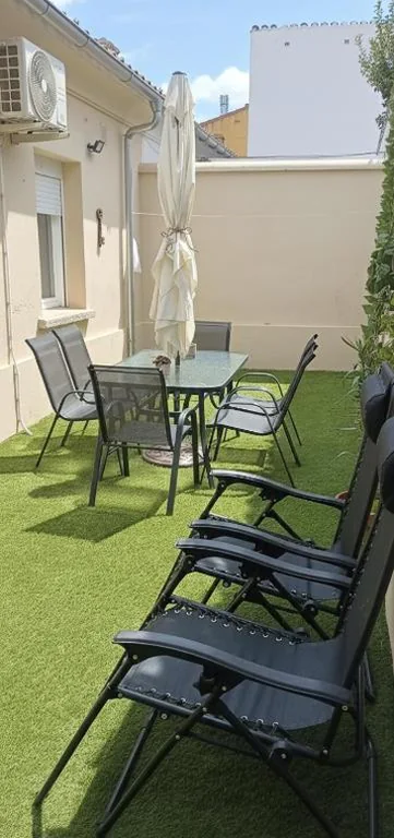 Conde de la Encina Patio privado y parking fácil a 10 min de la Plaza Mayor — 写真 9