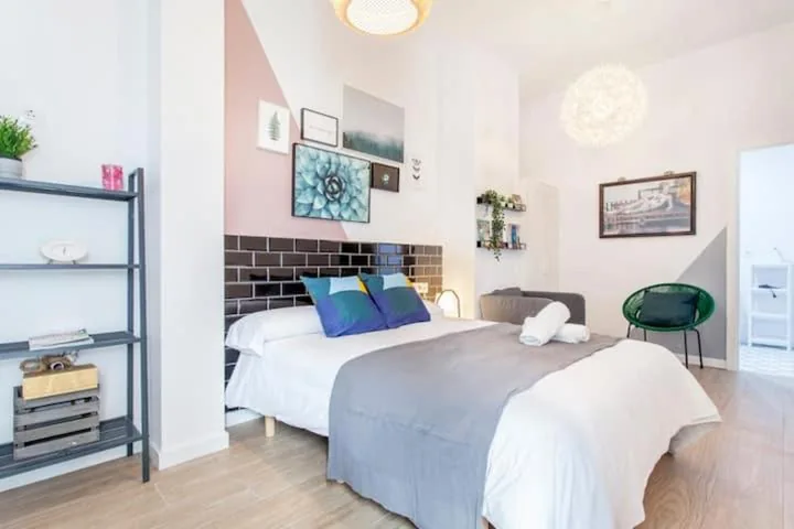 Habitación Doble con baño privado — Cool Loft AutoCheck CENTER HISTORIC
