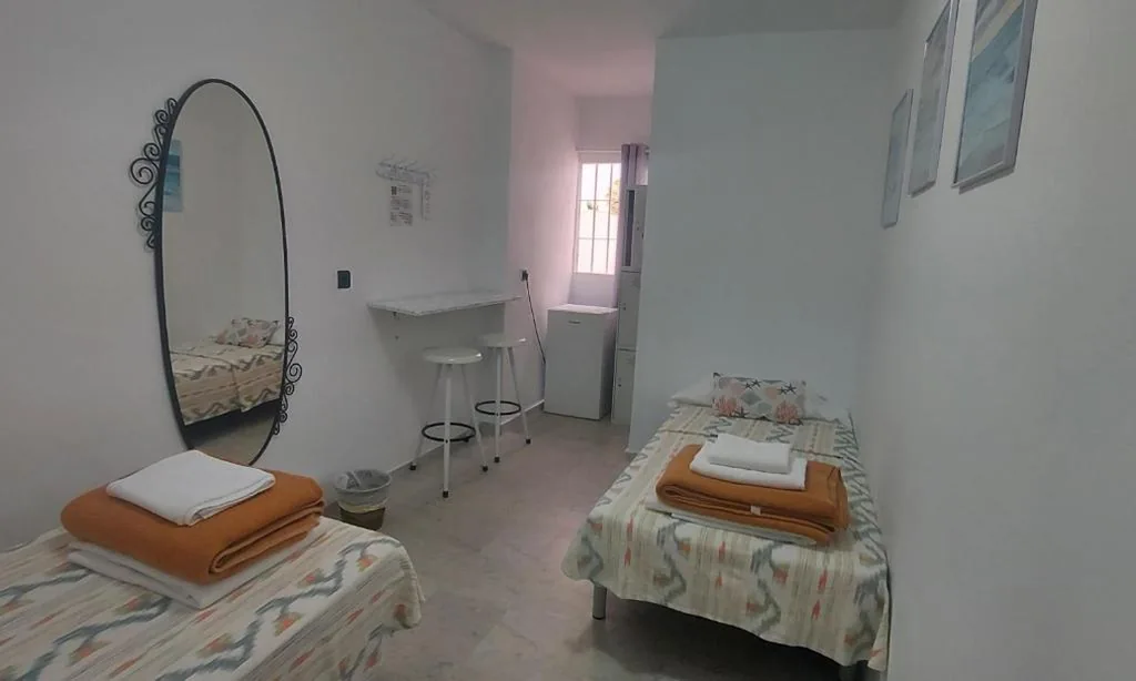 Habitación Doble Económica - 2 camas — Coordenadas Ibiza