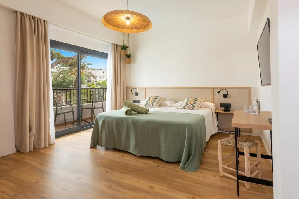 Habitación doble con vistas a la piscina y brunch ilimitado — Copaiba by Honne Hotels - Adults Only