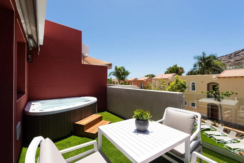 Dúplex de dos habitaciones con jacuzzi privado — Cordial Mogán Solaz