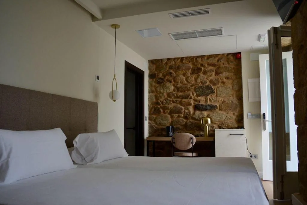 Corona de Galicia Rooms