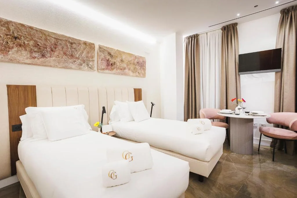 Estudio Deluxe con cama grande — Corral del Carbón GG Luxury Hotel Boutique