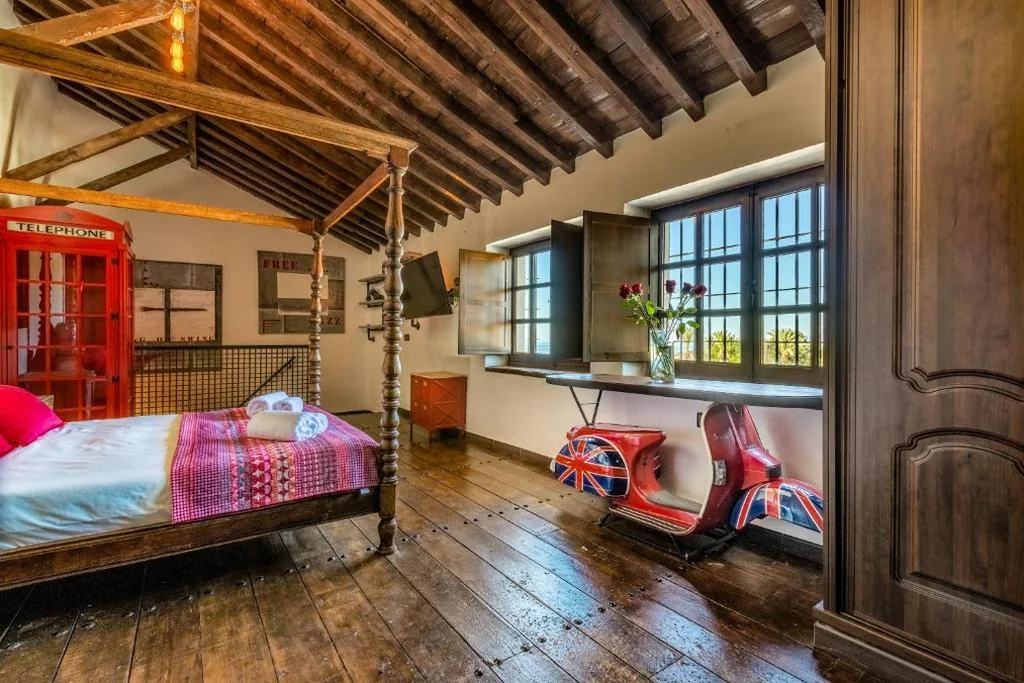 Quarto Duplo Superior com vista para o mar e banheira de hidromassagem — Cortijo Boutique Marbella
