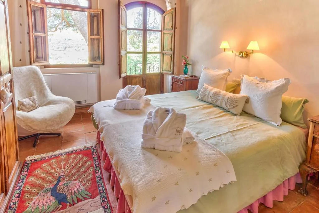 Habitación Doble con baño privado — Cortijo El Pino Retreat