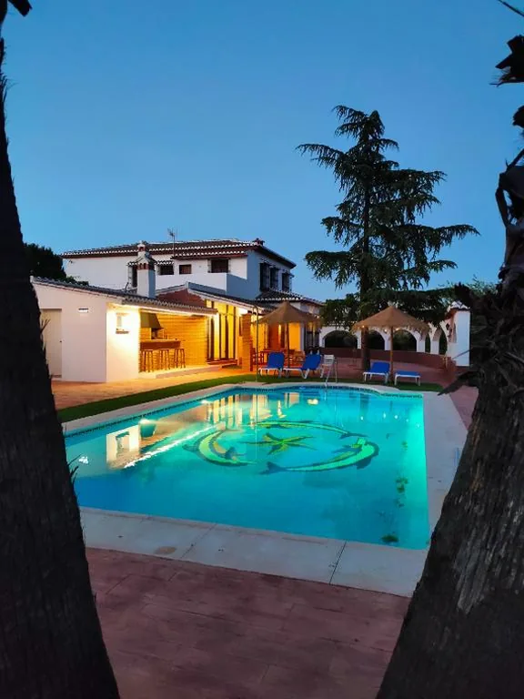 Casa con 5 camere da letto — Cortijo Los Arcos - Lujo rural con piscina y vistas espectaculares en Málaga