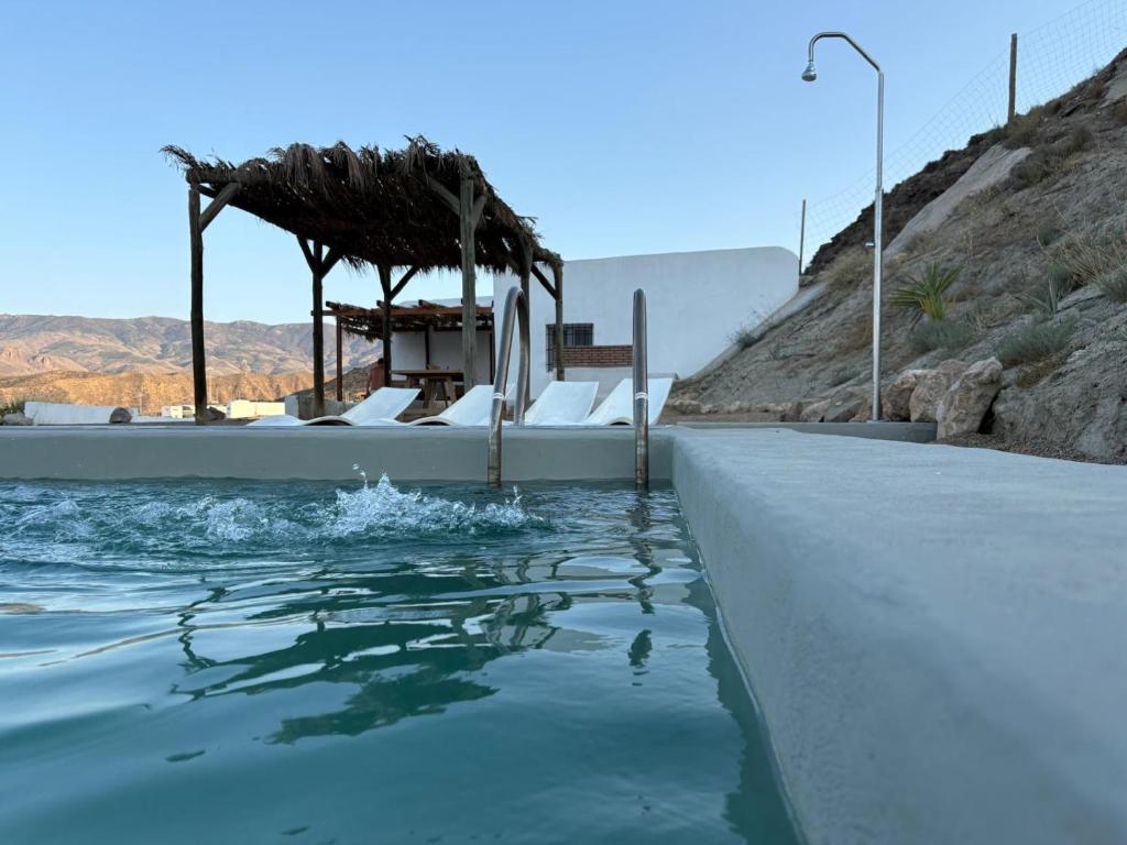 Cortijo MAMANGUEÑA PISCINA Y CUEVA
