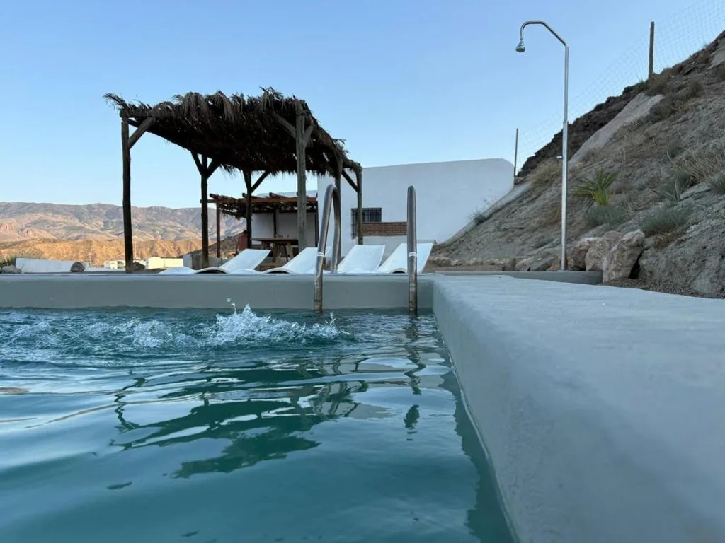 Villa de 3 dormitorios — Cortijo MAMANGUEÑA PISCINA Y CUEVA