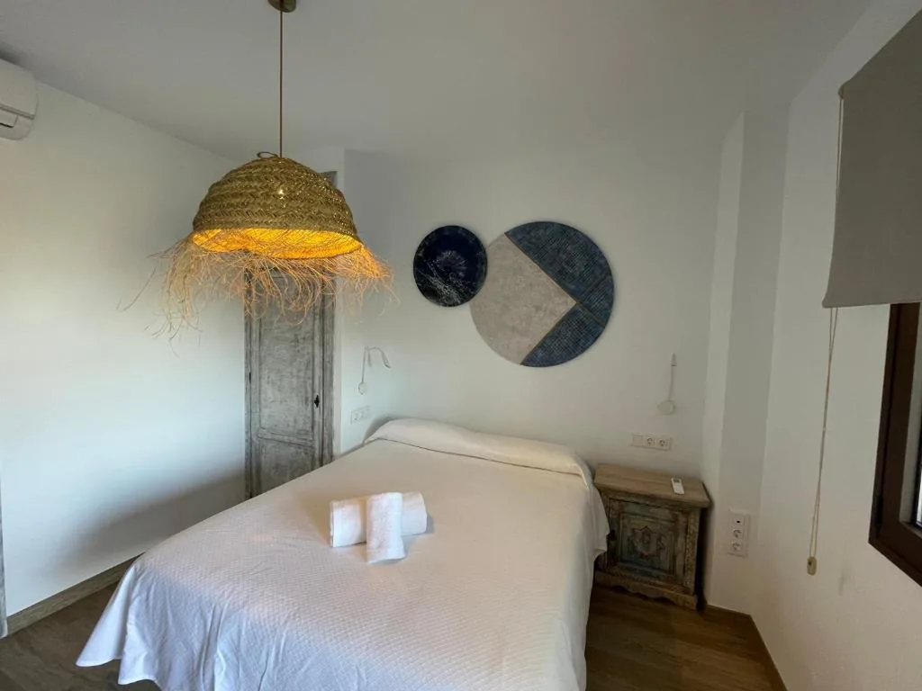 Habitación Doble Superior con vistas a la montaña - 1 o 2 camas — Cortijo Tayula-Centro de Recuperación y Descanso