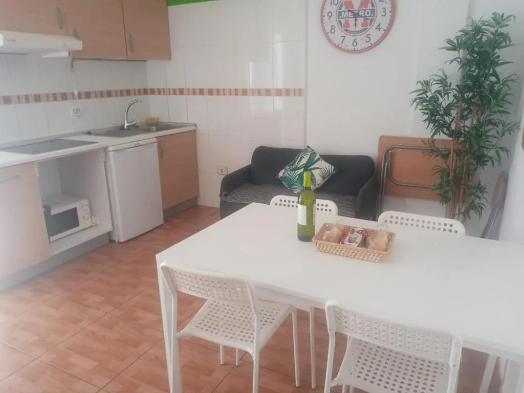 Apartamento de 2 dormitorios — costa del silencio 1