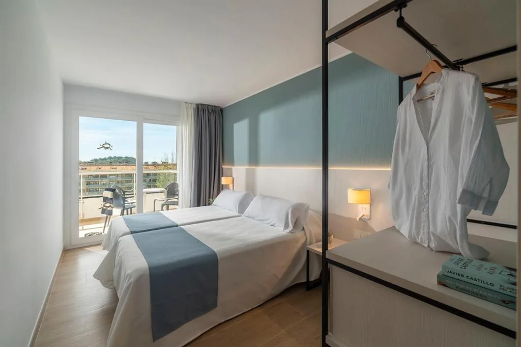 Suite con vista sulla piscina — Costa Encantada Suites & Resort