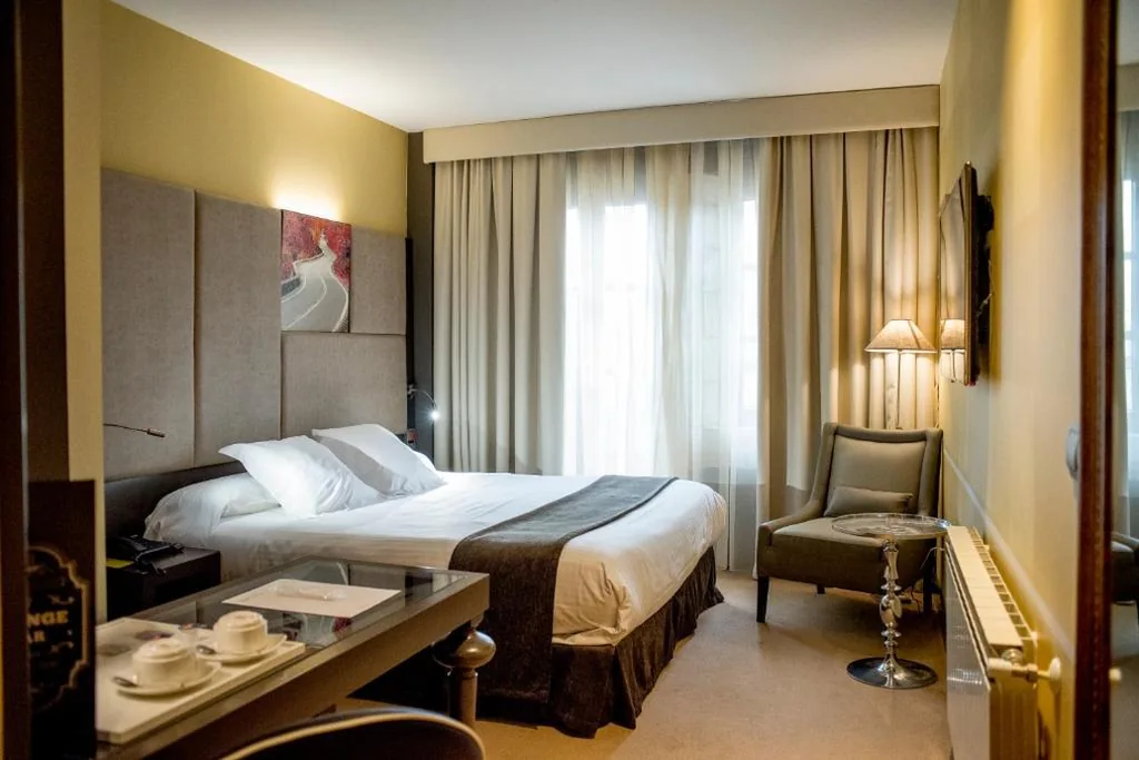 Comfort-tweepersoonskamer - 1 of 2 bedden — Costa Esmeralda Suites