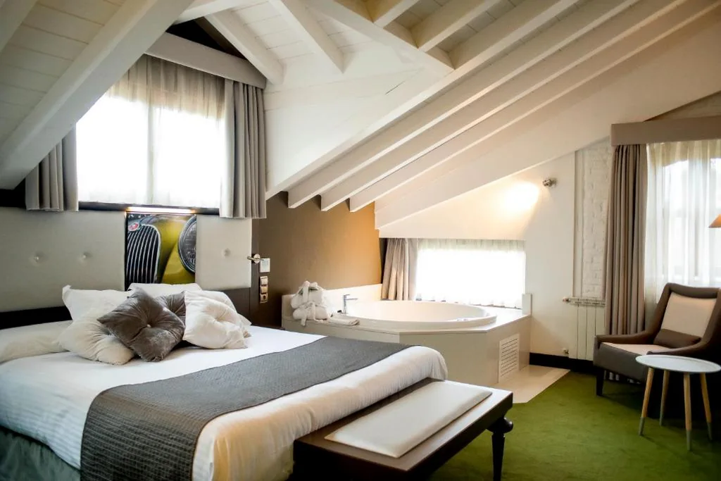 Junior suite met bubbelbad — Costa Esmeralda Suites