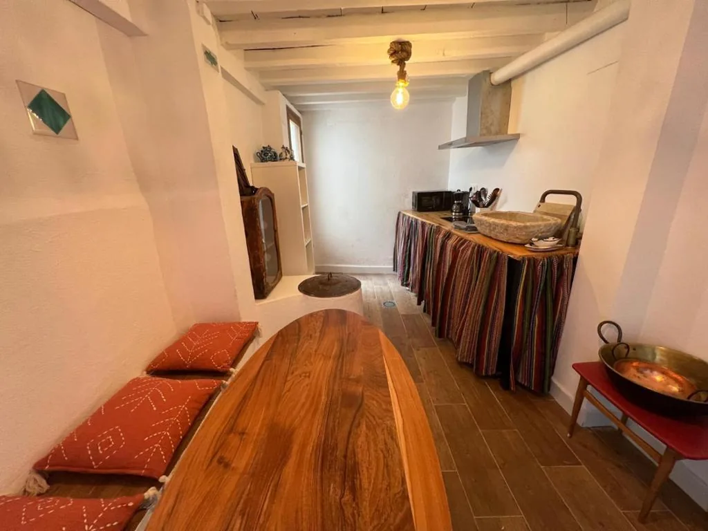 Casa con 1 dormitorio — Cosy House, Sunny Terrace, Amazing Views & Outdoor Bathtub!