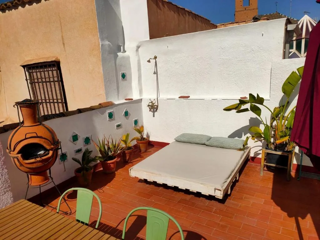 Casa de 3 dormitorios — Cosy House, Sunny Terrace, Amazing Views & Outdoor Bathtub!
