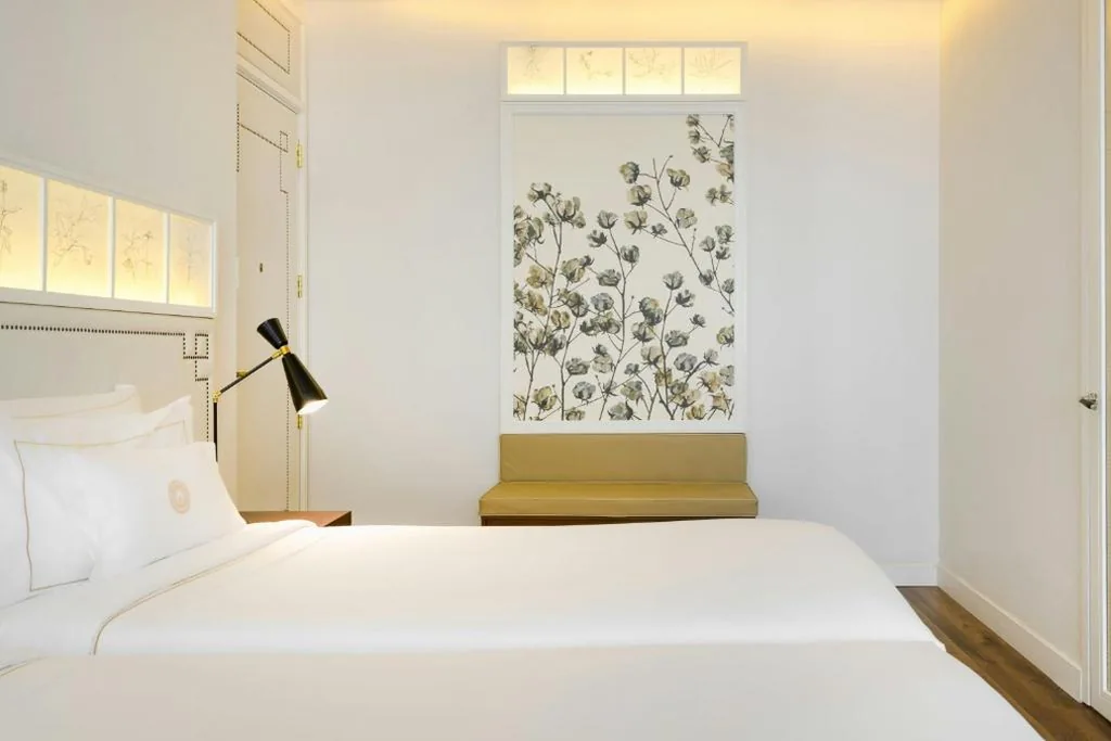 Habitación Doble Egipcia Grande - 2 camas — Cotton House Hotel, Autograph Collection