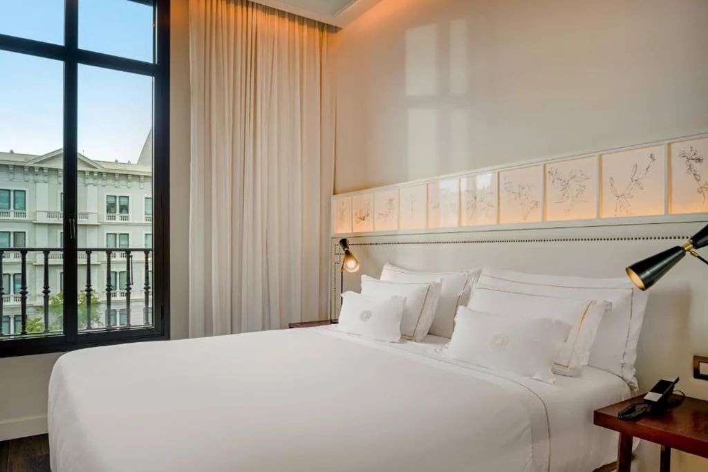 Habitación Madras - 1 cama grande — Cotton House Hotel, Autograph Collection
