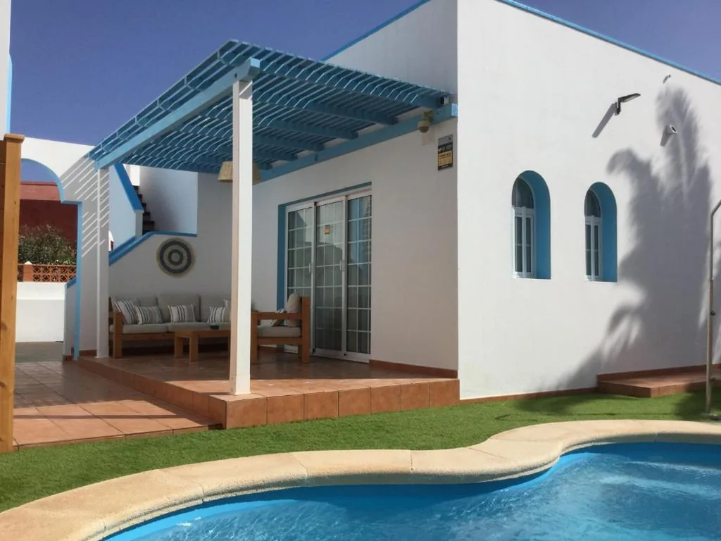 Huis met 2 slaapkamers — COZY, Beach House , by MAHBOVILLAS