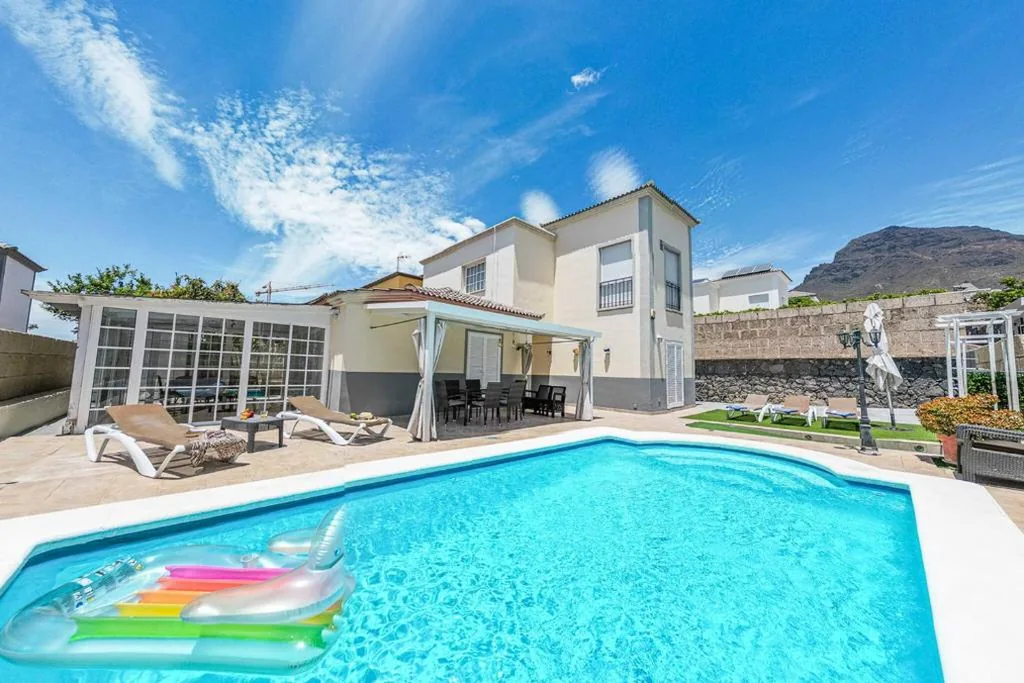 Villa de 3 dormitorios — Cozy villa in Madroñal de Fañabe with large private pool