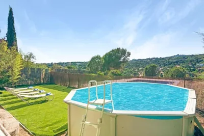 Cozy wood cabin, Casino, Pool, 25 min to Madrid Center — Foto 4