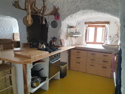 Creatively designed CaveHouse with jacuzzi — Foto 4