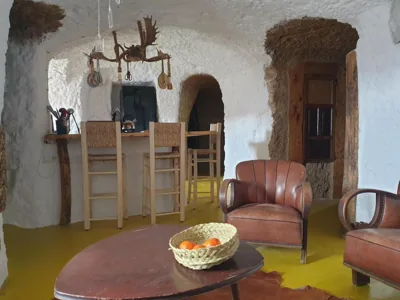 Creatively designed CaveHouse with jacuzzi — Foto 5