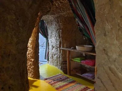 Creatively designed CaveHouse with jacuzzi — Foto 7
