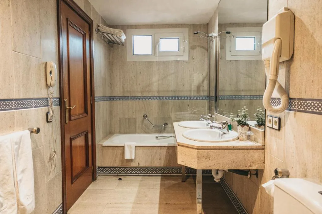 Suite Junior Executive con aparcamiento — Crisol Jardines de Córdoba