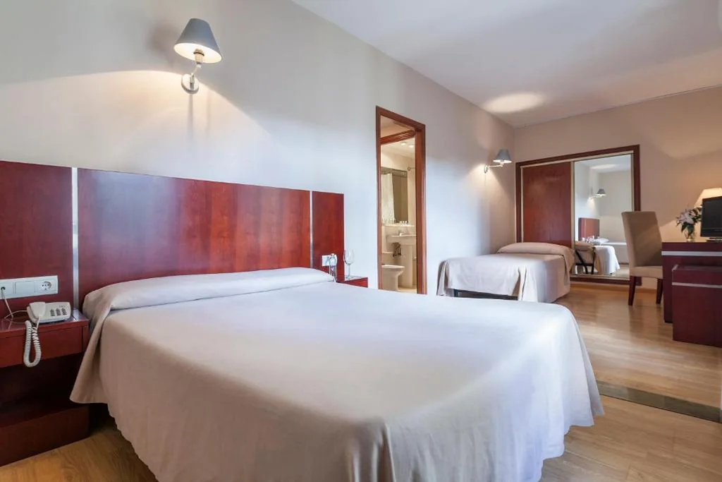 Tweepersoonskamer met extra bed — Crisol Riosol