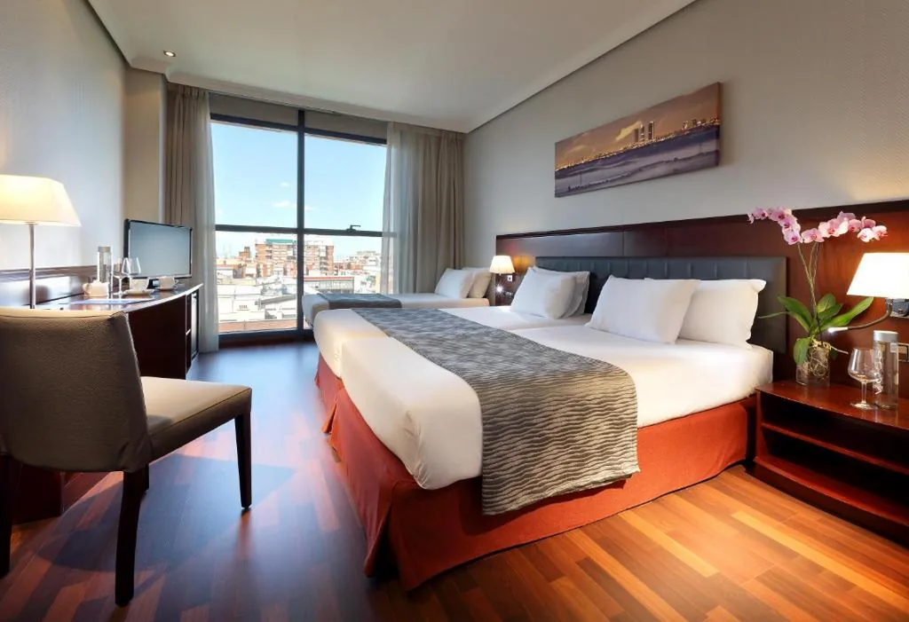 Komfort-Doppelzimmer mit Zustellbett – 1 oder 2 Betten — Crisol Vía Castellana