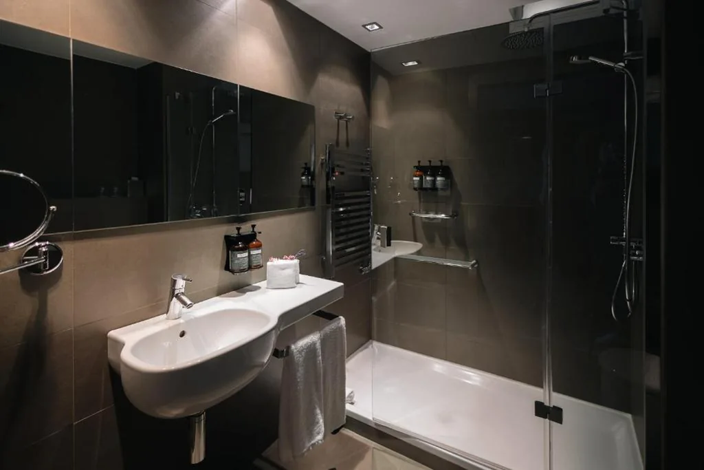 Chambre Standard — Crowne Plaza Madrid - Centre Retiro by IHG